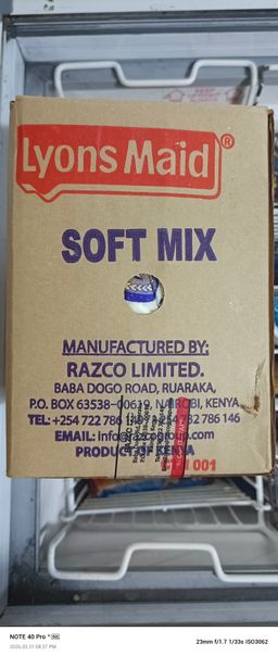 Lyons maid vanilla & blueberry 4.5 lt box