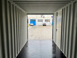 Contenedor de 20 pies en color antracita con puerta de acero