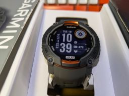 GARMIN INSTINCT 3 AMOLED 