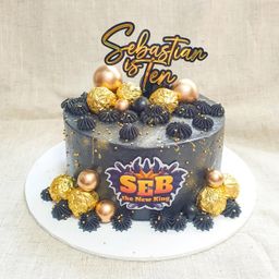 Black & Gold Luxe Cake