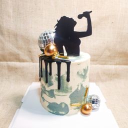 Diva Karaoke Night Cake