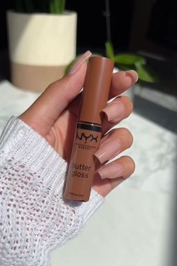 NYX PROFESSIONAL MAKEUP – BUTTER GLOSS