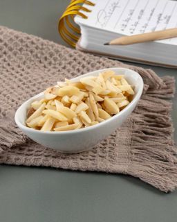 لوز مقطّع طويل (Almond Long Cut)