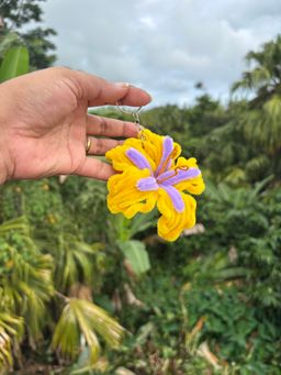 Rapunzel Sundrop flower keychain 