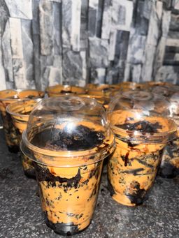 Oreo - coated chocolate caramel parfait cups