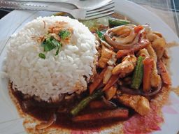 Nasi Ayam Masak Paprik