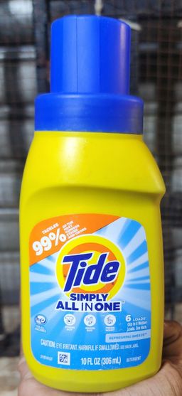 Tide Simply Clean & Fresh Liquid Laundry Detergent, Refreshing Breeze, 6 Loads, 10 fl oz