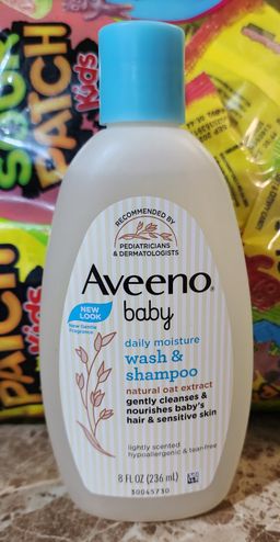 Aveeno  baby daily moisture wash & shampoo 8 oz