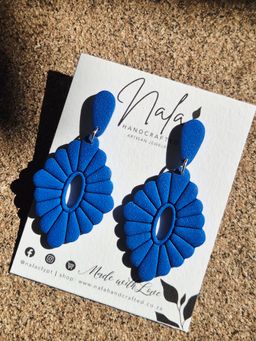 Midnight blue scallop