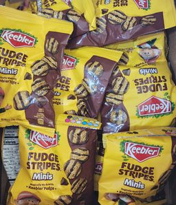Keebler fudge stripe mini cookies 