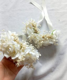 🌸 Bridal Gajra – Soft Elegance, Reimagined 🤍