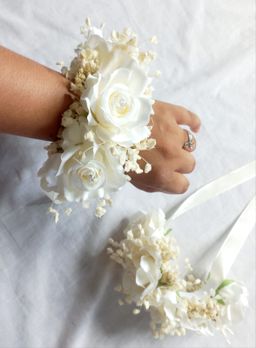 🌸 Bridal Gajra – Soft Elegance, Reimagined 🤍