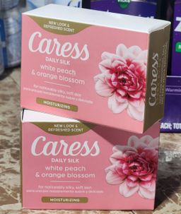 Caress daily silk white peach 🍑 & orange 🍊 blossom 🌸 moisturing bar