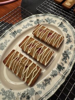 Raspberry White Chocolate Financier