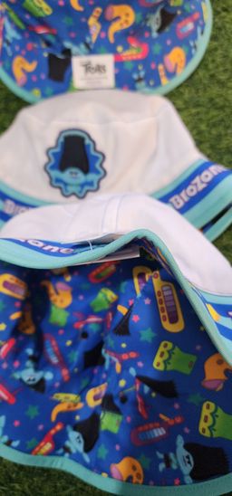 Universal studios Trolls both side youths flap hat 