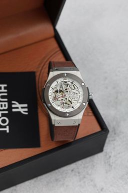 הובלו,ט  מנגנון אוטומטי - איכות גבוהה |  סמל סטטוס בעולם היוקרה  