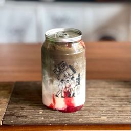  Iced Strawberry Hojicha Latte