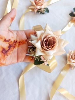 🌹 Clara Corsage