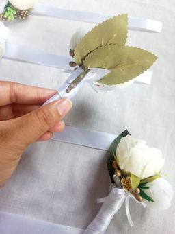🌿Floral Boutonniere – Elegant Detail 