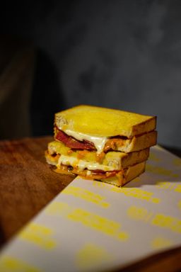 SPICY PEPPERONI SANDWICH