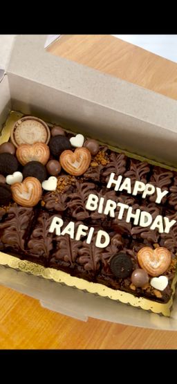 Medium Brownie (9' x 6' inch) 