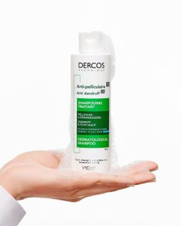 ‏VICHY Shampoo Dercos Technique Anti Dandruff Dermatological - 200ml | فيشي شامبو ضد القشرة للشعر العادي والدهني - 200 مل