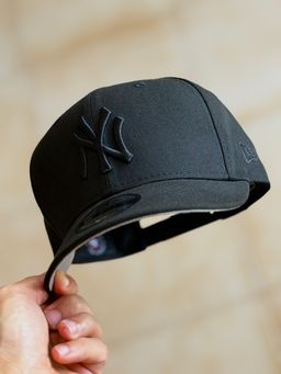 New Era 9Fifty - NY Yankees Basic Black on Black