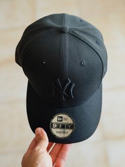New Era 9Fifty - NY Yankees Basic Black on Black