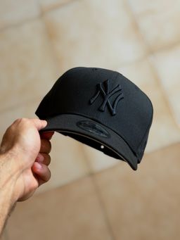 New Era 9Fifty - NY Yankees Basic Black on Black