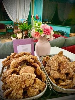 Ukilas Chicharon or chicharon bulaklak (if available)