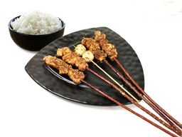 Meat Skewers Set (with Rice) 肉类烧烤串套餐 (加米饭)