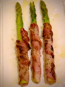 Rollitos de Espárragos y Beicon