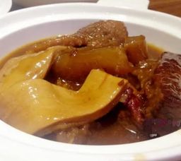 Braised Fish Maw Soup with Sea Cucumber (红烧海参鱼鳔羹）