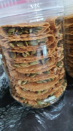 Kuih Kapit with Pumpkin seeds filing