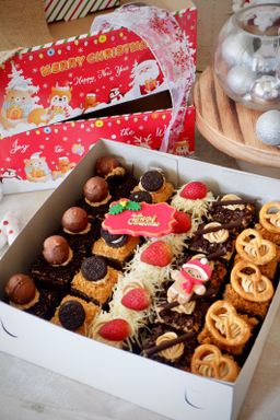 JOLLY ASSORTED CAKE BITES 🎅🏻