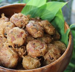 *Bergedel* 土豆泥