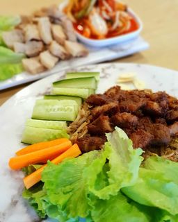 돼지갈비 (Uncooked) Pork Galbi  