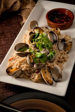 ‘Live’ Venus Clams Beehoon - 500g