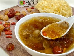 White Fungus Peach Gum 雪耳桃胶养颜甜汤