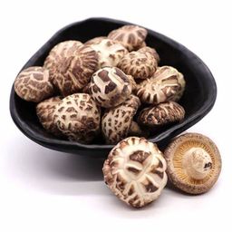 Dried Mushroom, Sliced Mushroom and White Flower Mushroom - 干香菇, 蘑菇片 和 白花蘑菇