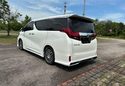 TOYOTA ALPHARD SC (PUTIH) - ROBOT