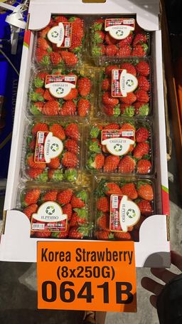 Korean strawberries (250g)