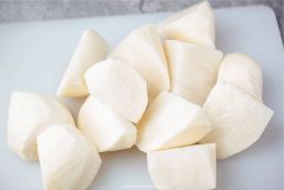 *White Radish (Daikon)* 白萝卜