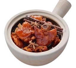 05 Claypot Braised Pig's Trotters 砂锅卤猪脚