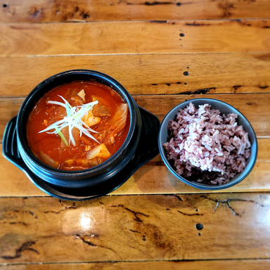 김치찌개 Pork Kimchi Soup with Rice (1Pax)