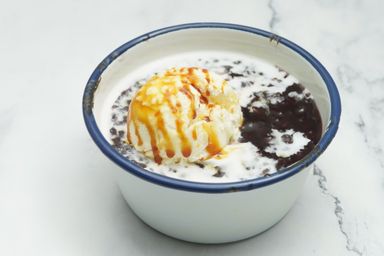 黑糯米雪糕 Cold Black Glutinous Rice w/ Coconut Milk & Ice Cream