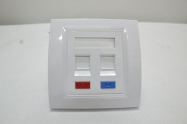 PL-N0302 (EVO Dual Port RJ45 86x86mm UK Type Faceplate)