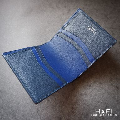 Bifold wallet in blue goatskin