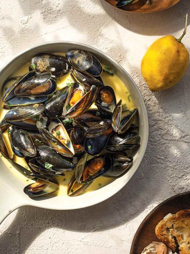 Mussels in a White Wine Cream Sauce