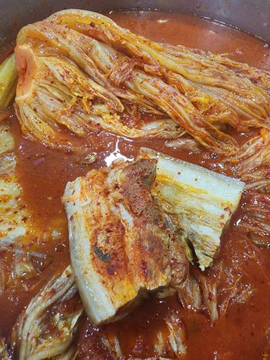 Pork kimchi stew(묵은지돼지고기김치찜)